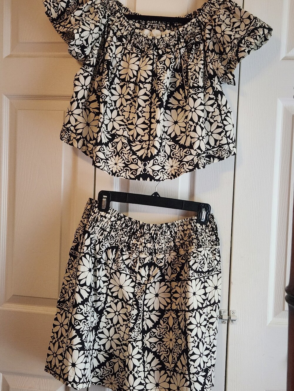 MAEVE Black & White Floral Marching Elastic Waist Shorts And Top  - Women's